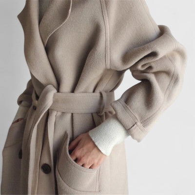 Maeve™ | Langer Stoffmantel
